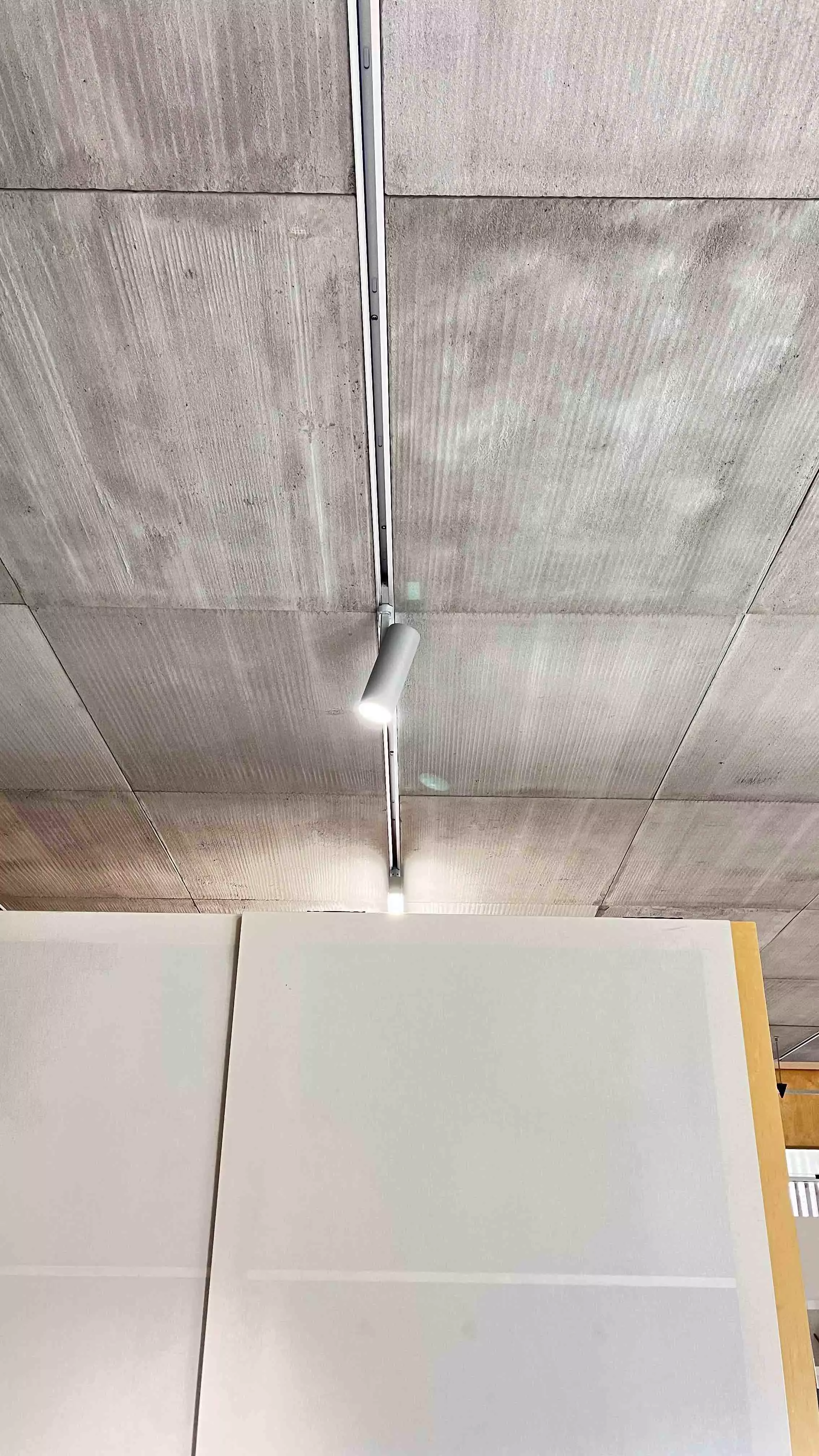 Detail abaton ceiling